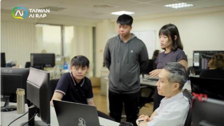 20251203智新資通與源智匯以AI打造適性化學習生態 結合國網平台推動教育數位轉型