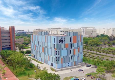 20251212Realizing Sovereign AI under the New Ten Major AI Infrastructure Projects